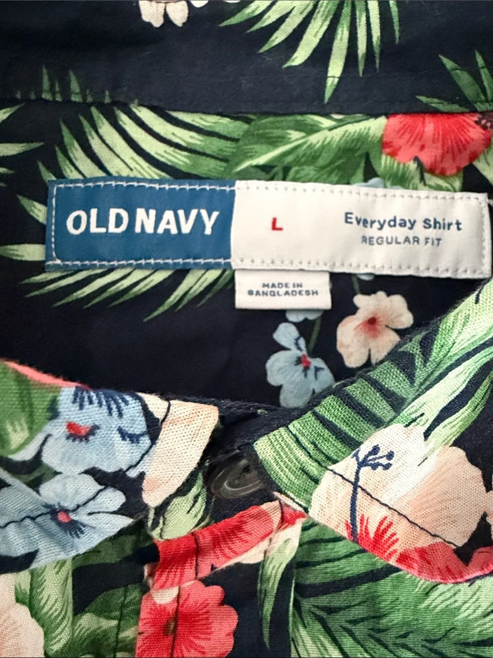 Old Navy Navy Floral Short-Sleeve Button-Down with Red & Light Blue Flowers